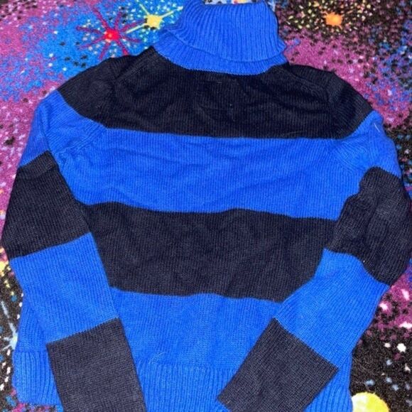Abercrombie & Fitch Cropped Turtleneck Sweater - Size Small - Picture 3 of 4